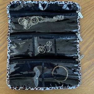 FOLDING JEWELRY HOLDER